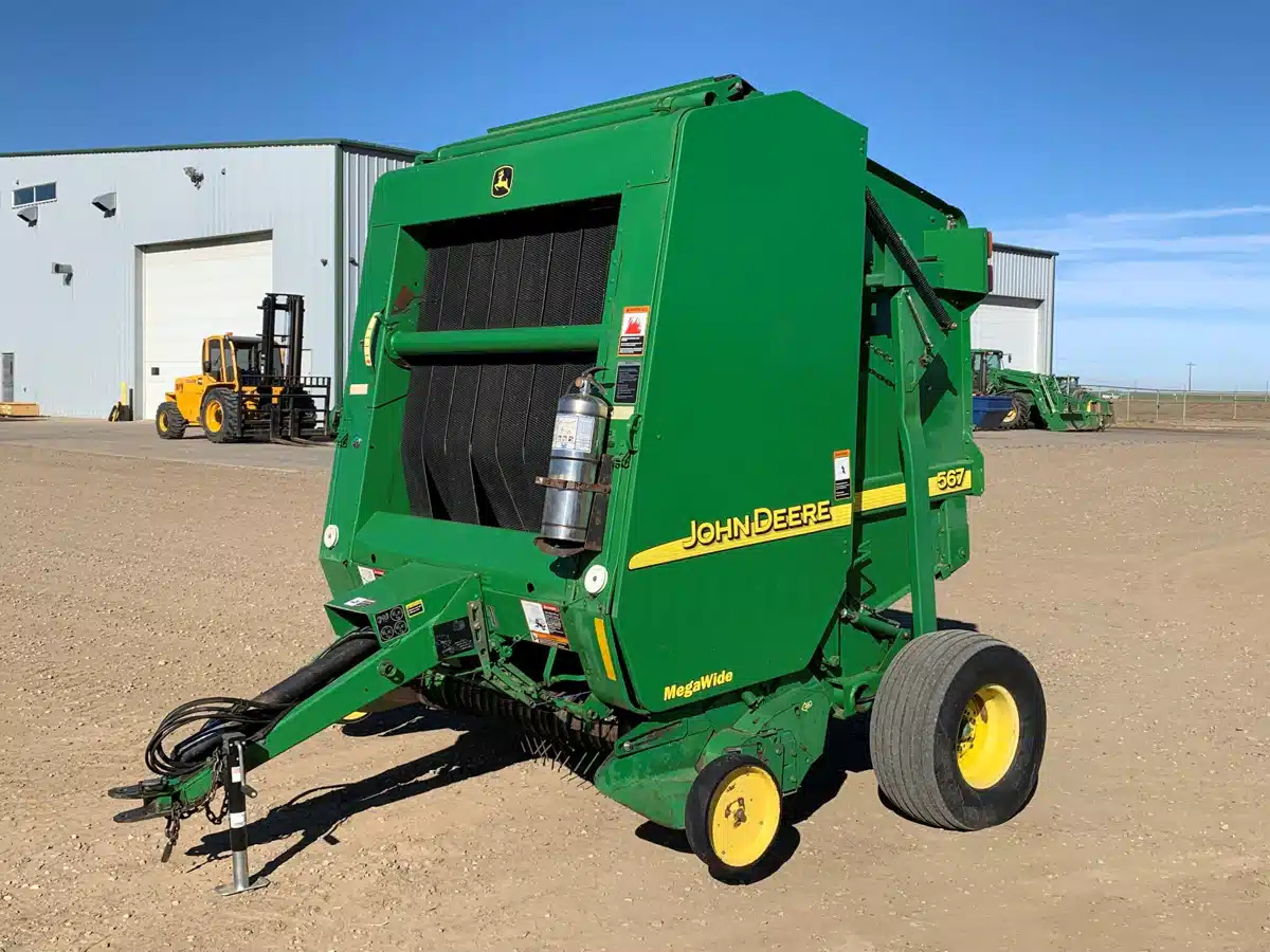 Gallery image 1 for Used 2002 John Deere 567 Round Baler