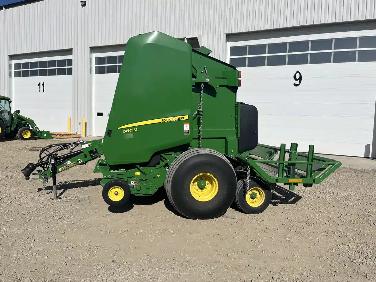 Gallery image 2 for Used 2019 John Deere 560M Round Baler