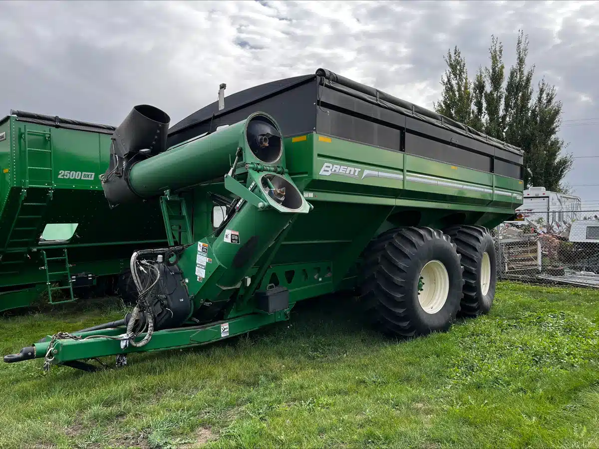 Gallery image 1 for Used 2018 Brent 1596 Grain Cart