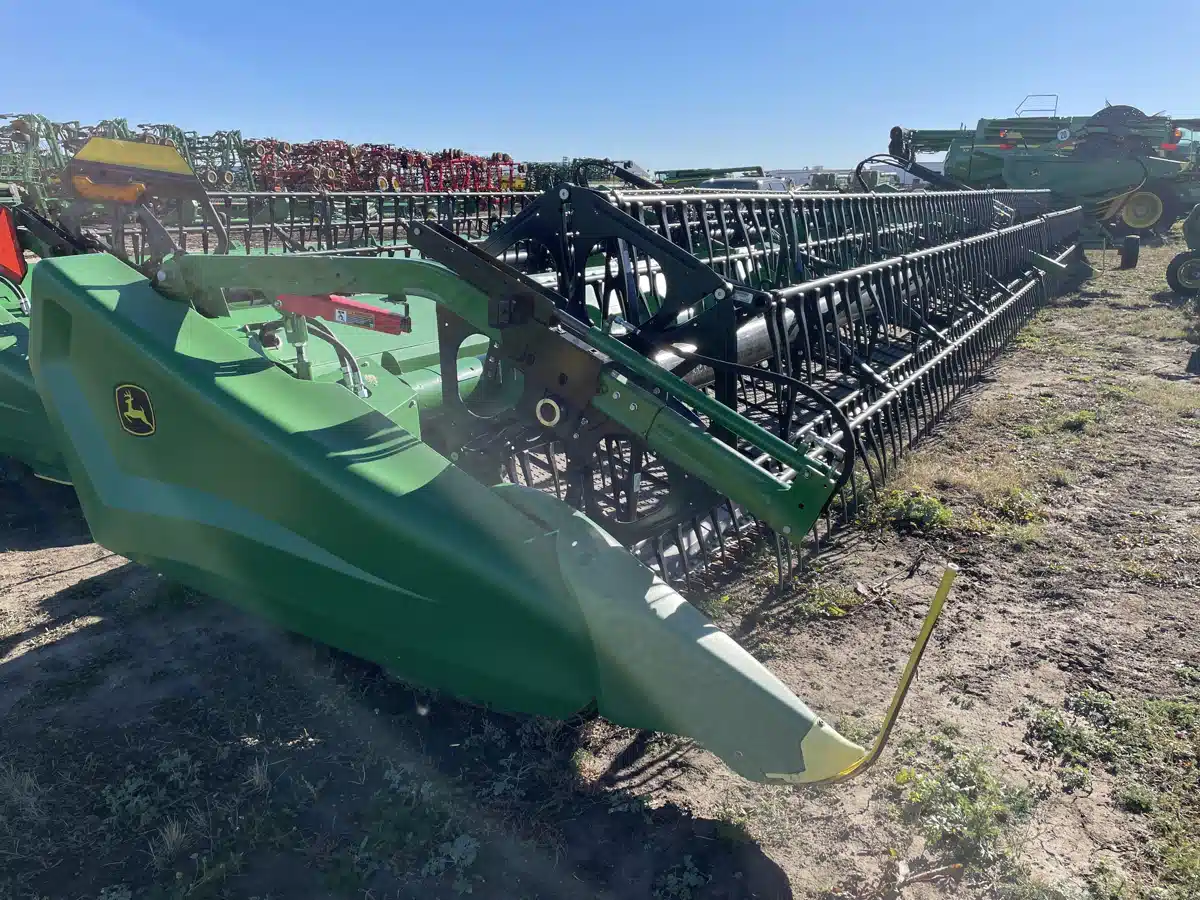 Gallery image 2 for 2023 John Deere HD50R Header - Draper