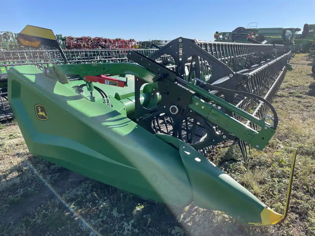 Gallery image 2 for Used 2023 John Deere HD50R Header - Draper