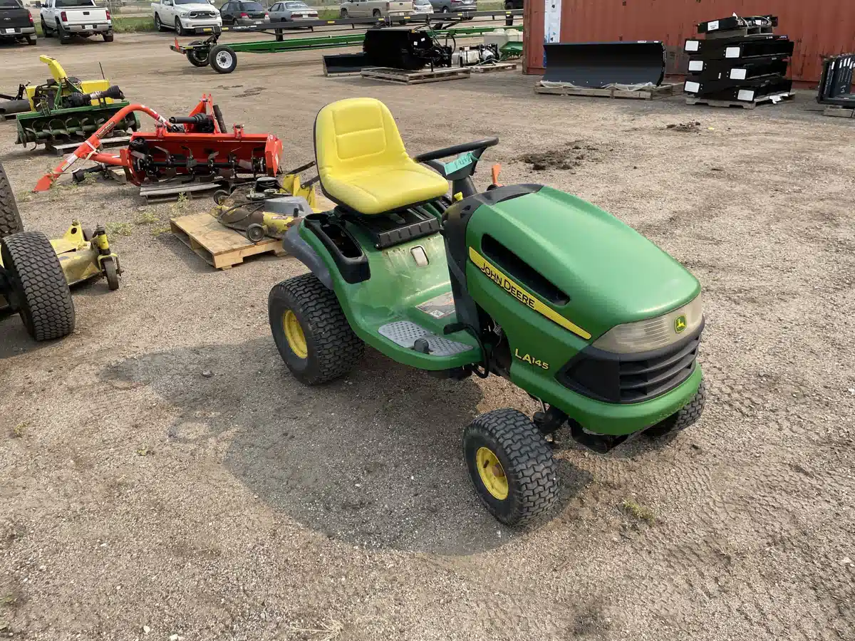 Gallery image 2 for Used 2009 John Deere LA145 Lawn Tractor