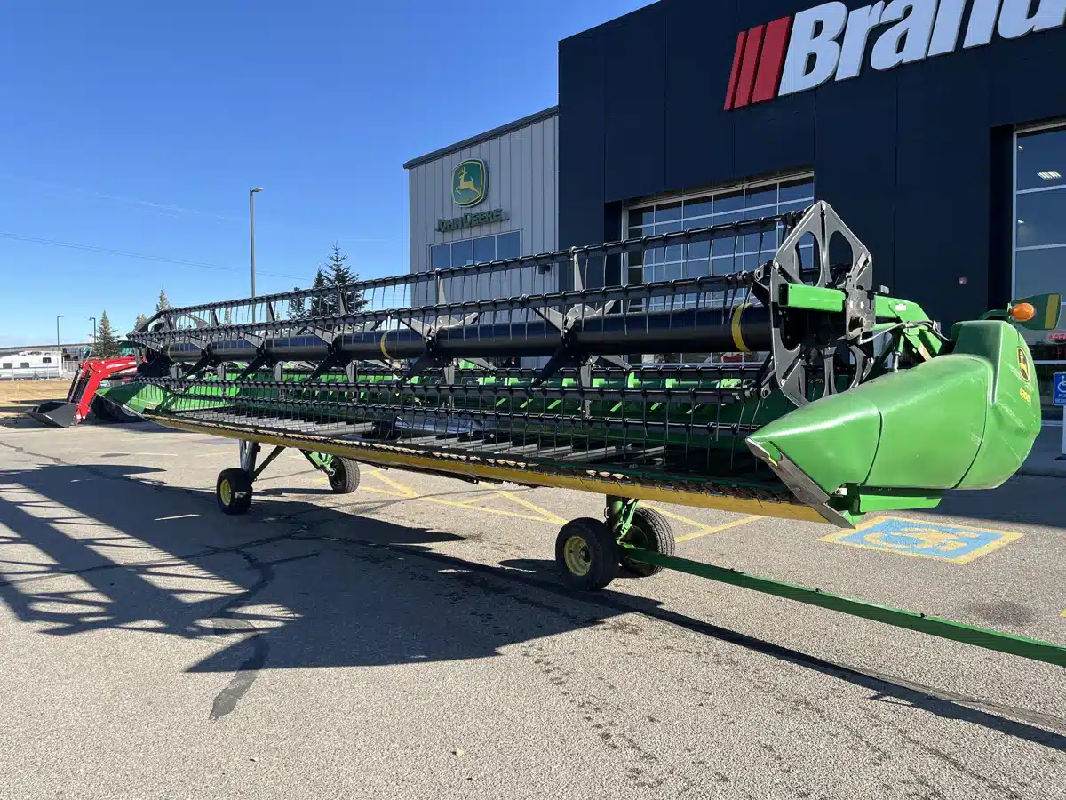 Gallery image 1 for Used 2015 John Deere 630D Header - Draper