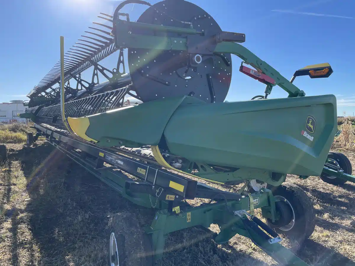 Gallery image 1 for Used 2022 John Deere HD50R Header - Draper
