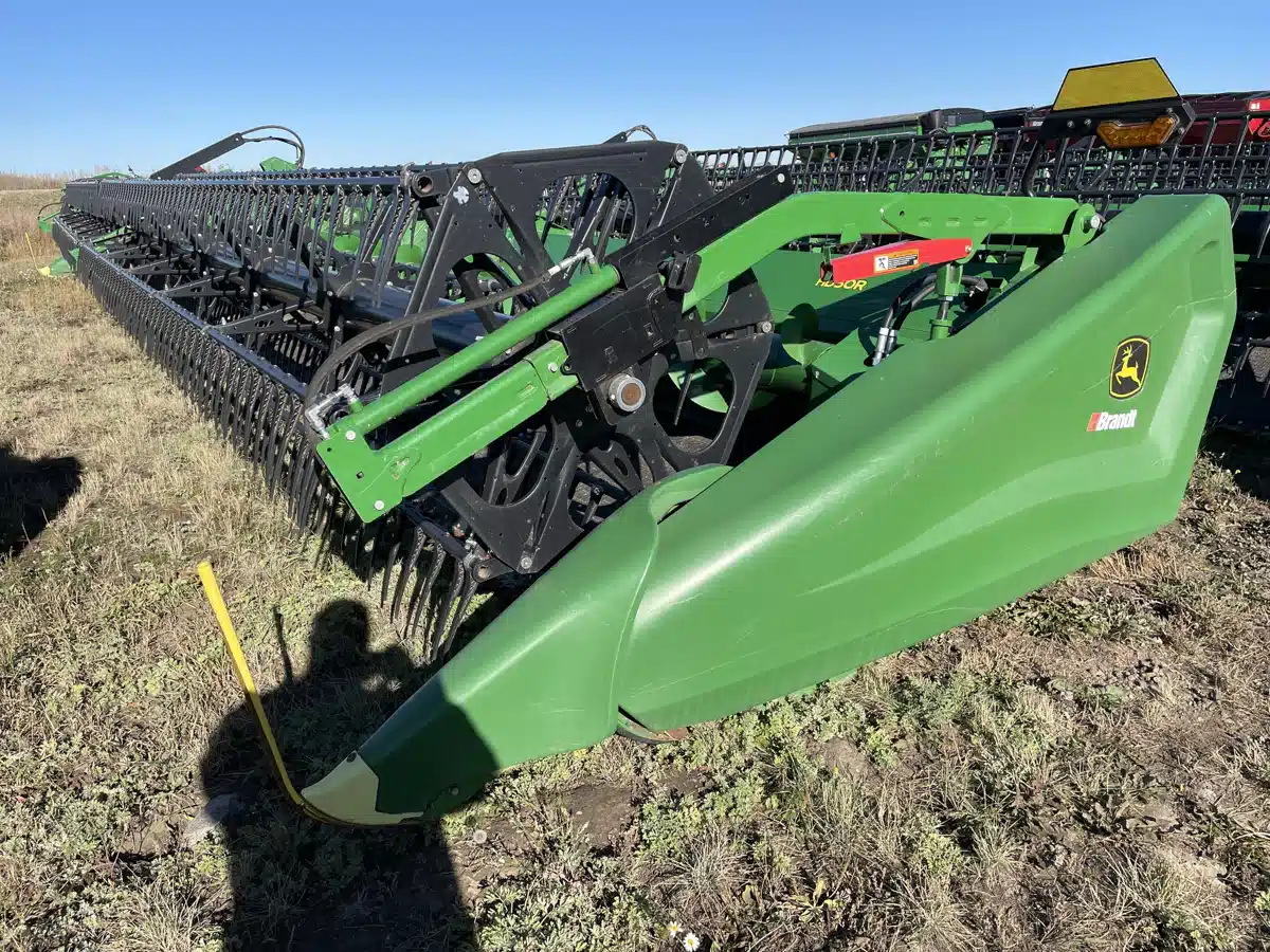 Gallery image 1 for Used 2023 John Deere HD50R Header - Draper