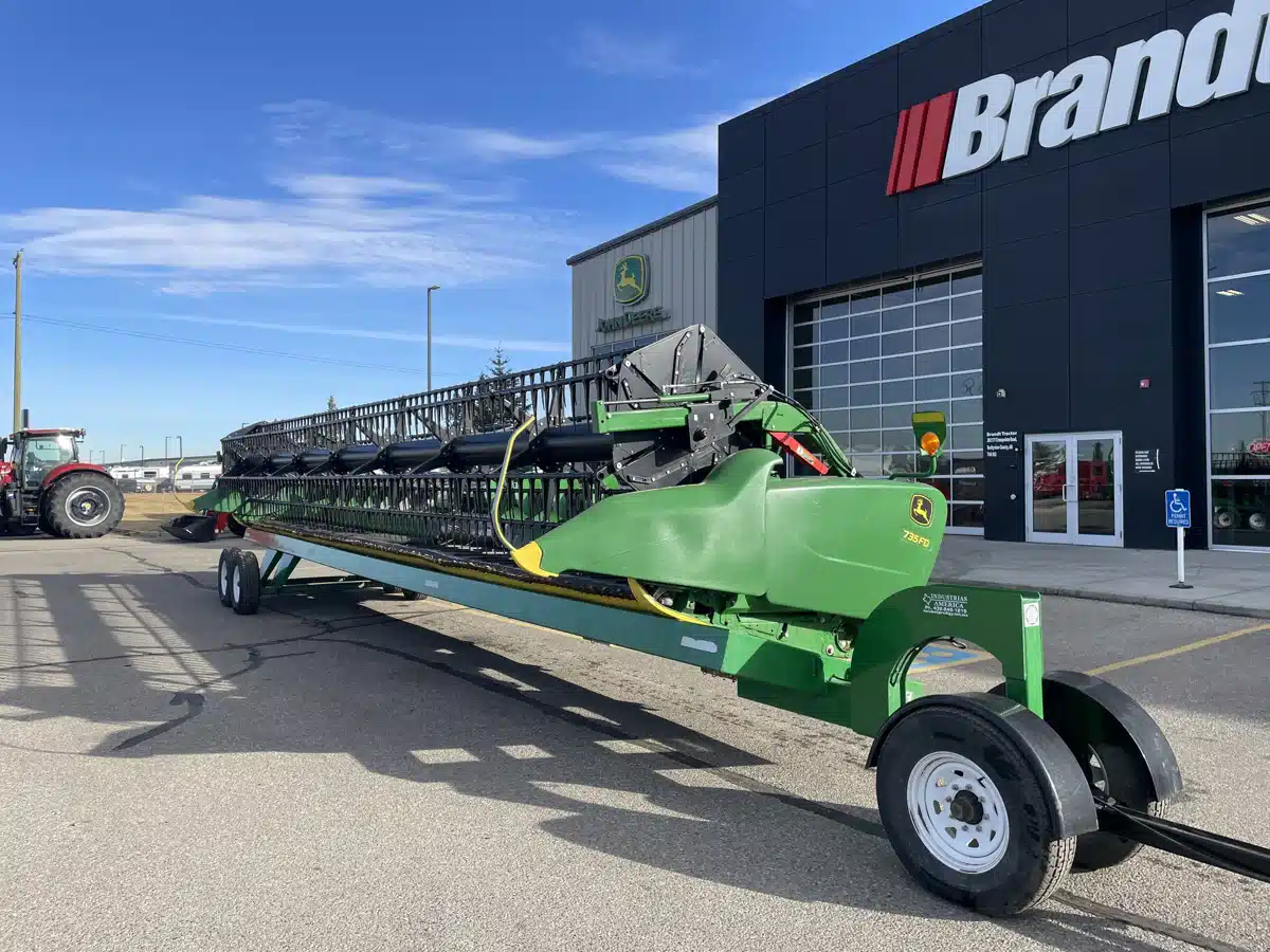 Used 2019 John Deere 735FD Header - Draper