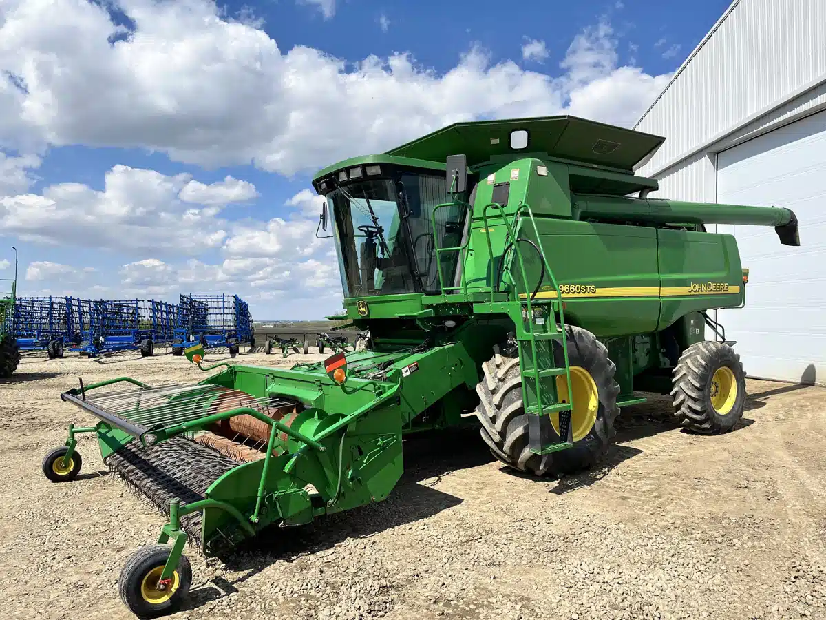 Gallery image 2 for 2004 John Deere 9660 STS Combine