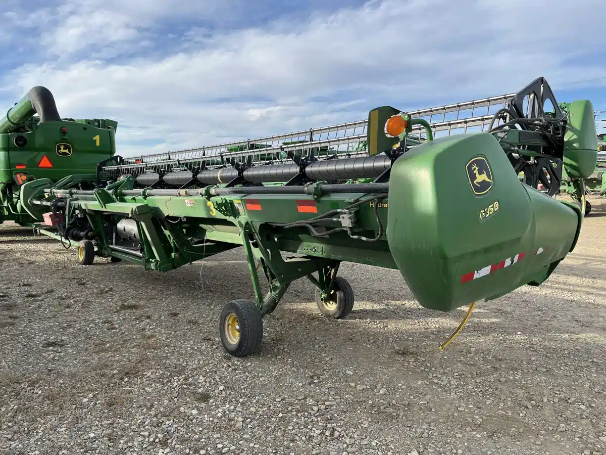 Gallery image 2 for 2013 John Deere 635D Header - Draper