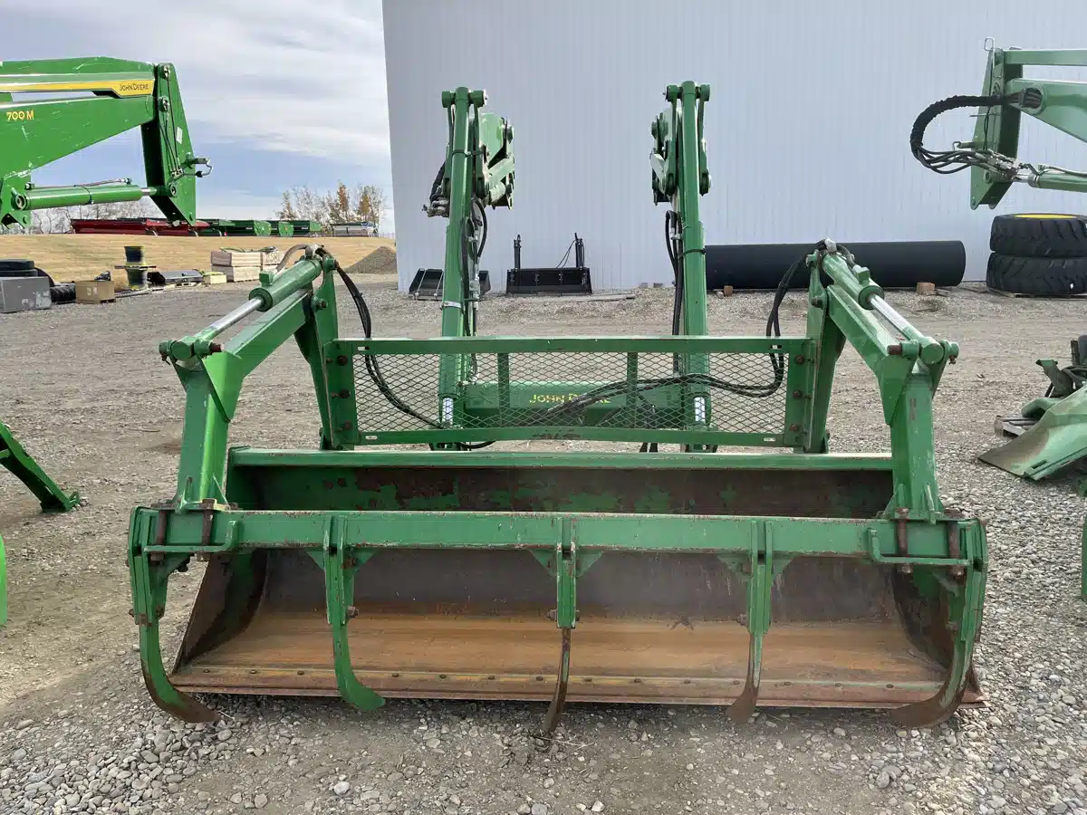 Gallery image 2 for Used 2021 John Deere 640R Tractor Loader