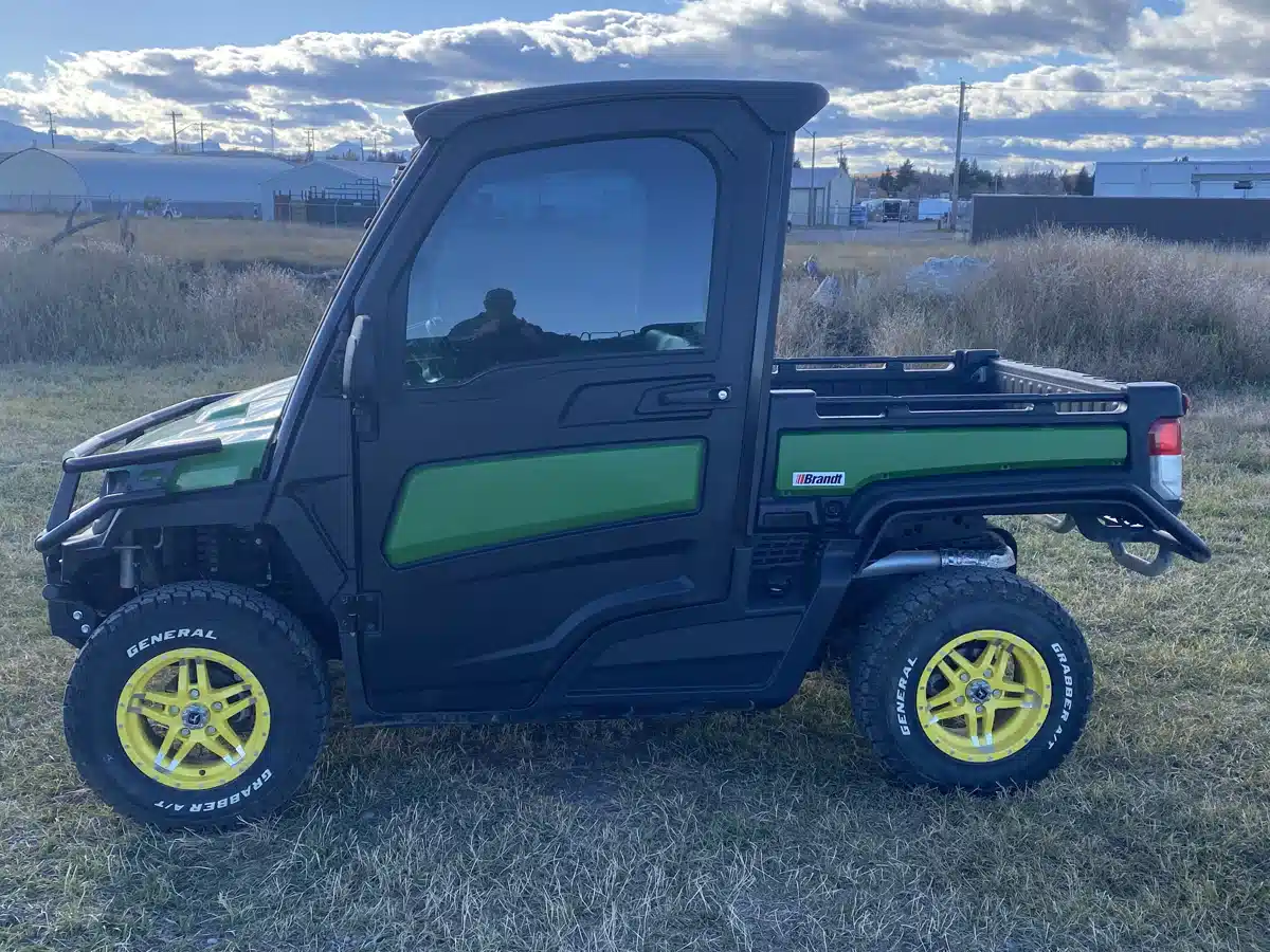 Gallery image 2 for Used 2023 John Deere XUV 835M Utility Vehicle