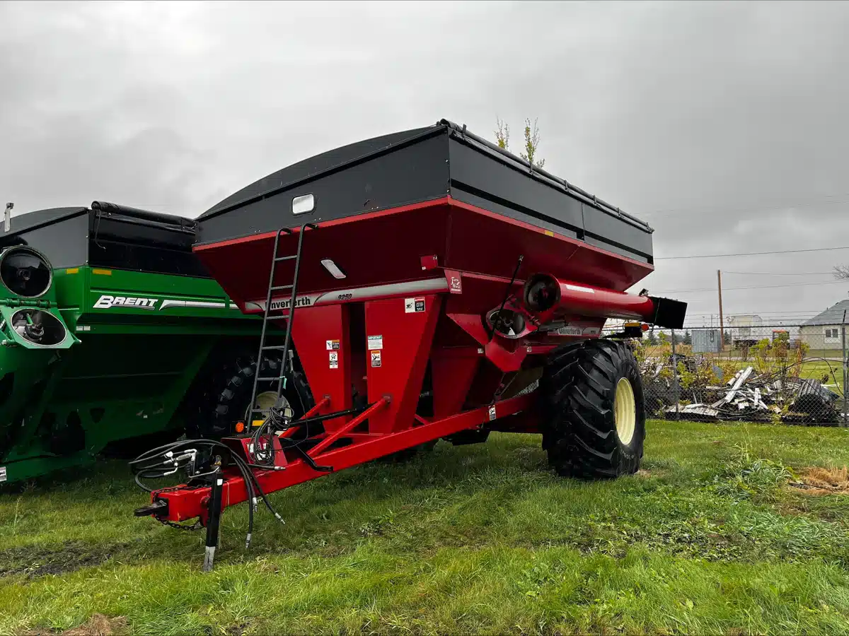 Used 2011 Unverferth 9250 Grain Cart