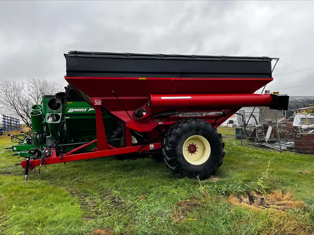 Gallery image 2 for Used 2011 Unverferth 9250 Grain Cart