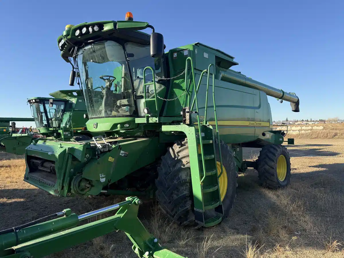 Gallery image 1 for Used 2013 John Deere T670 Combine