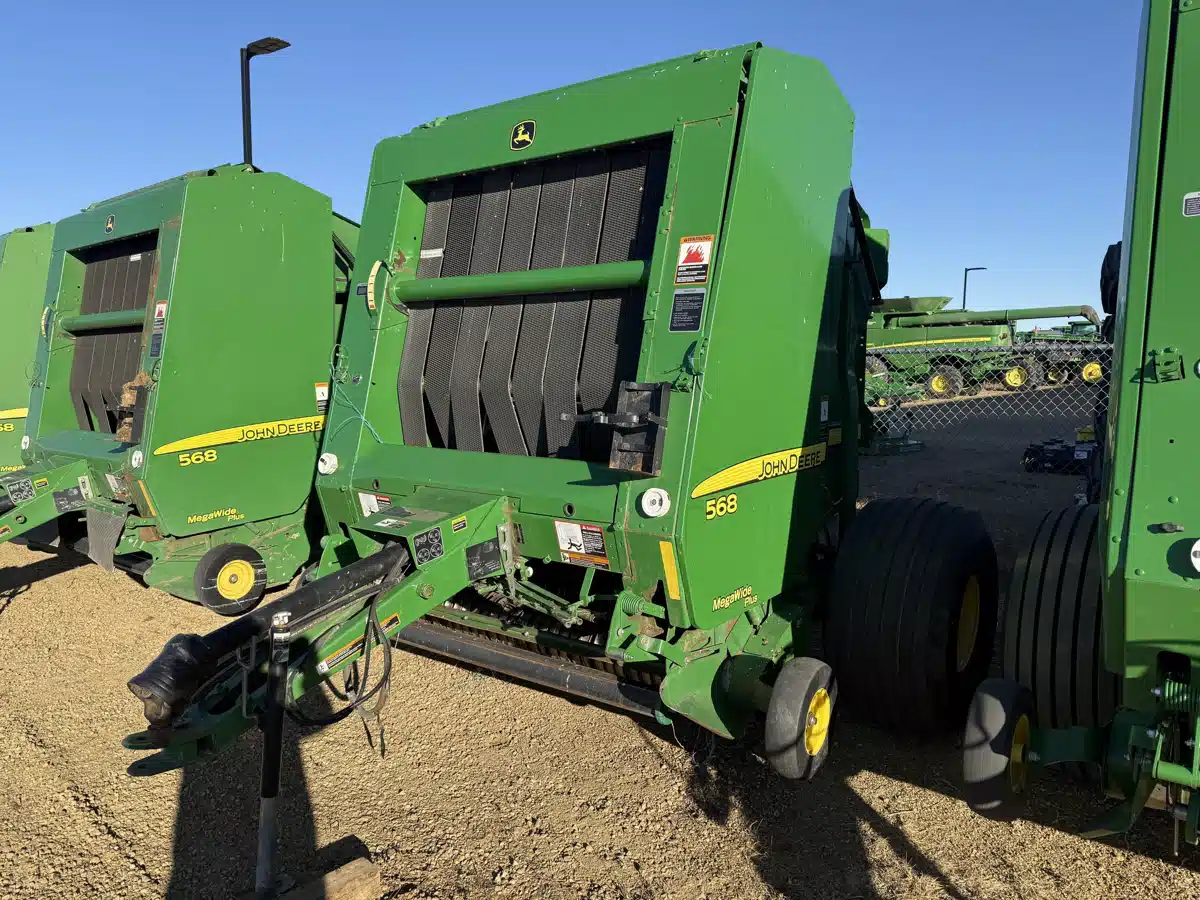 Gallery image 1 for 2011 John Deere 568 Round Baler