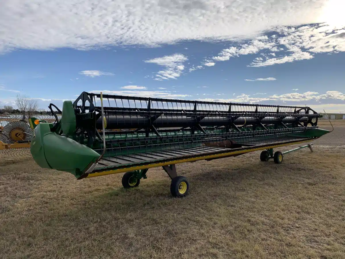 Gallery image 2 for Used 2013 John Deere 635D Header - Draper