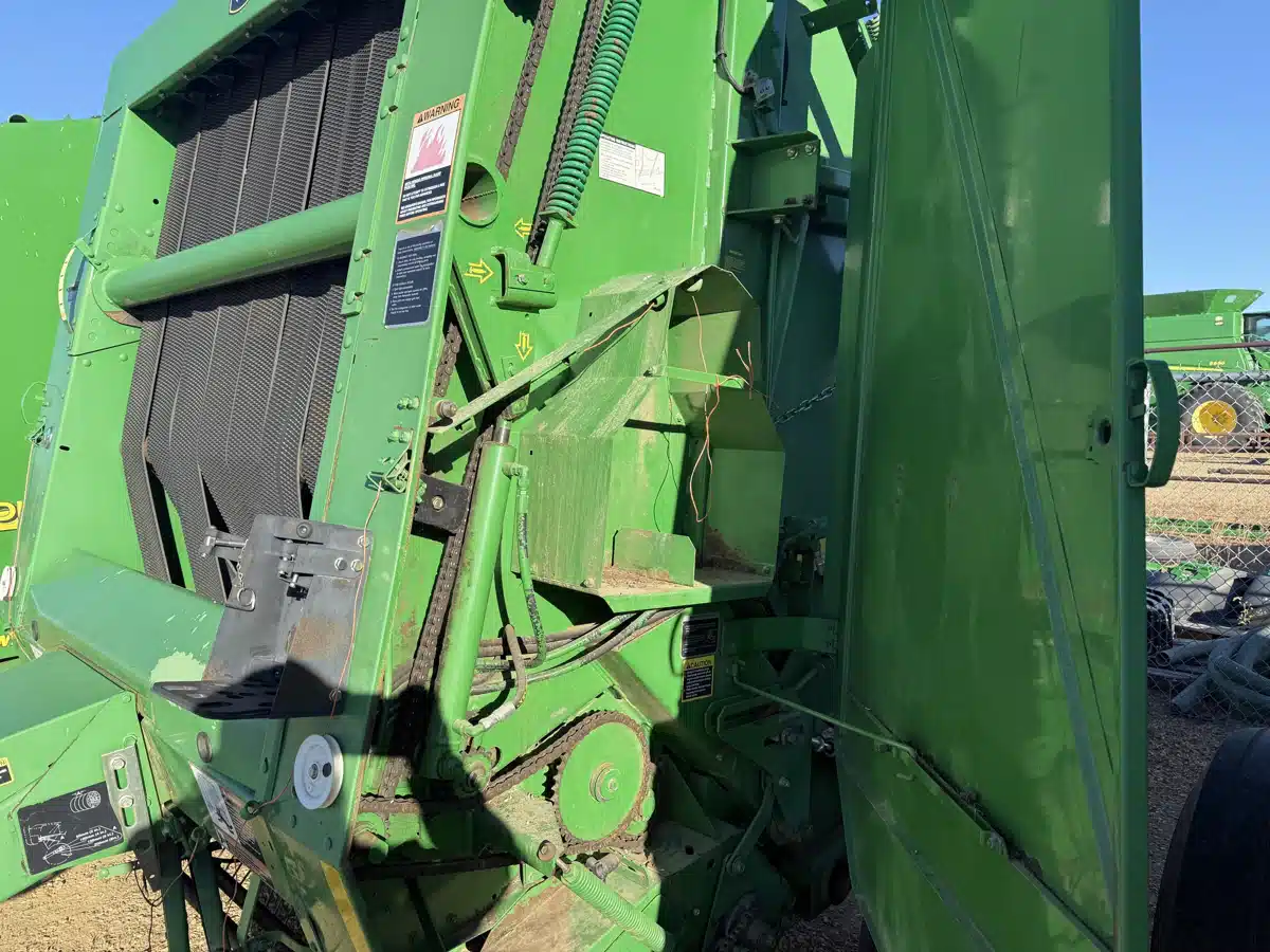 Gallery image 2 for Used 2006 John Deere 567 Round Baler