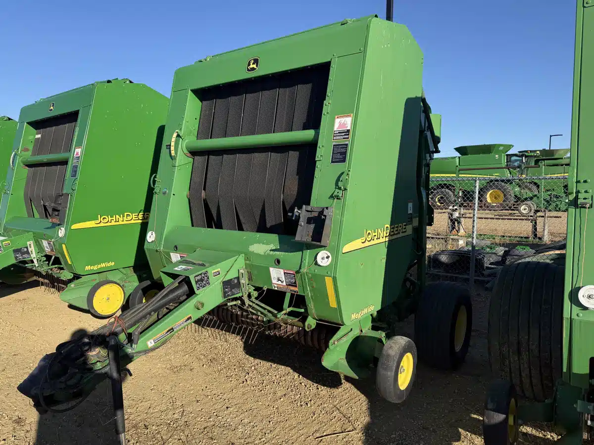 Gallery image 1 for Used 2006 John Deere 567 Round Baler