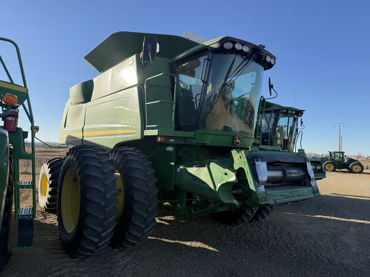 Gallery image 2 for Used 2011 John Deere 9870 STS Combine
