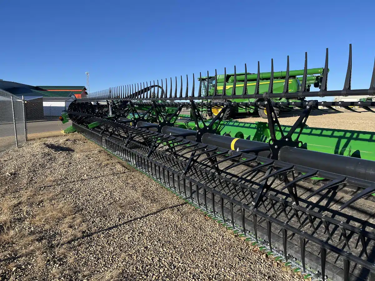 Gallery image 2 for 2024 John Deere HD45F Header - Flex Draper