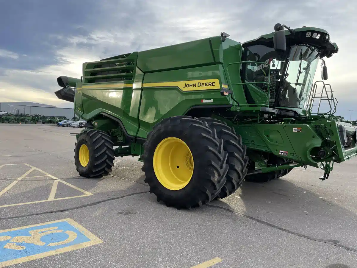 Gallery image 2 for Used 2024 John Deere X9 1100 Combine