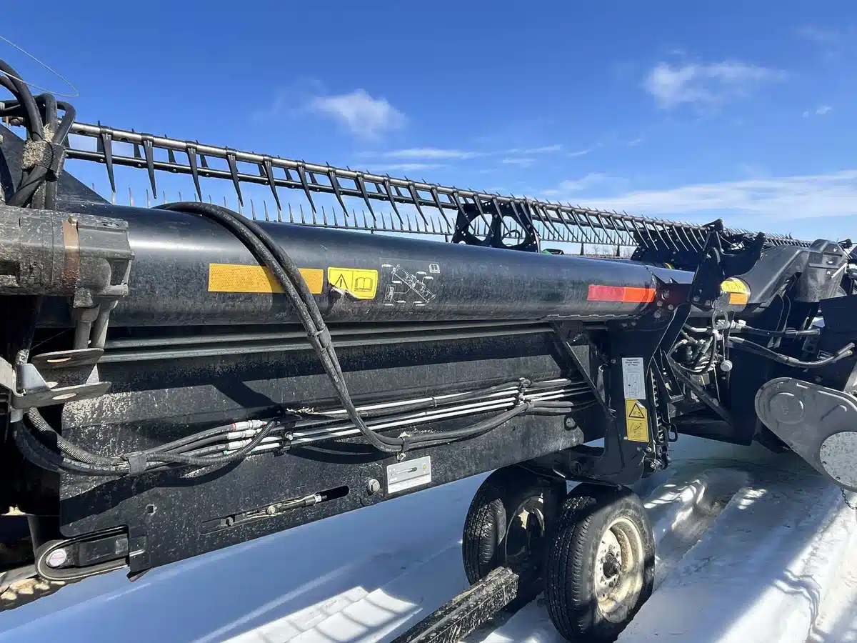 Gallery image 2 for Used 2016 MacDon FD75 Header - Flex Draper