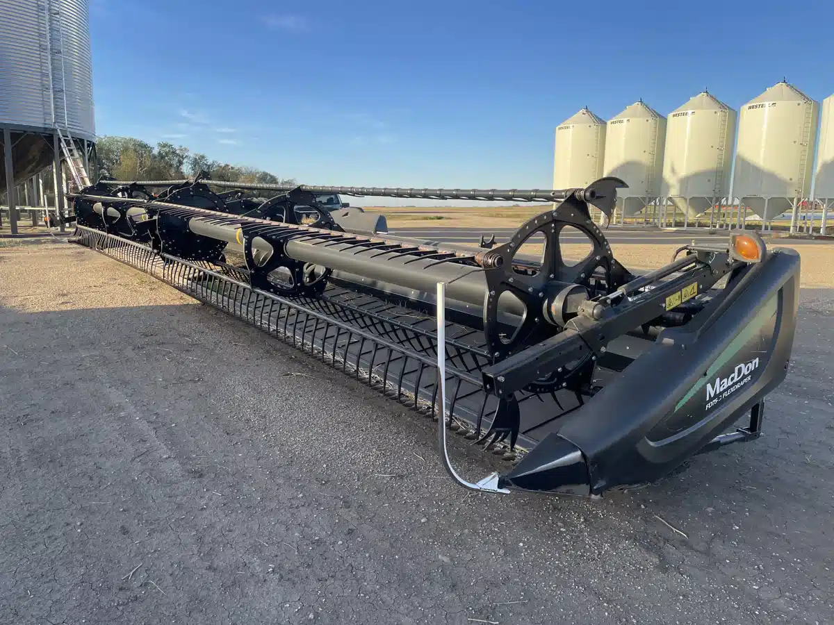 Used 2017 MacDon FD75 Header - Flex Draper