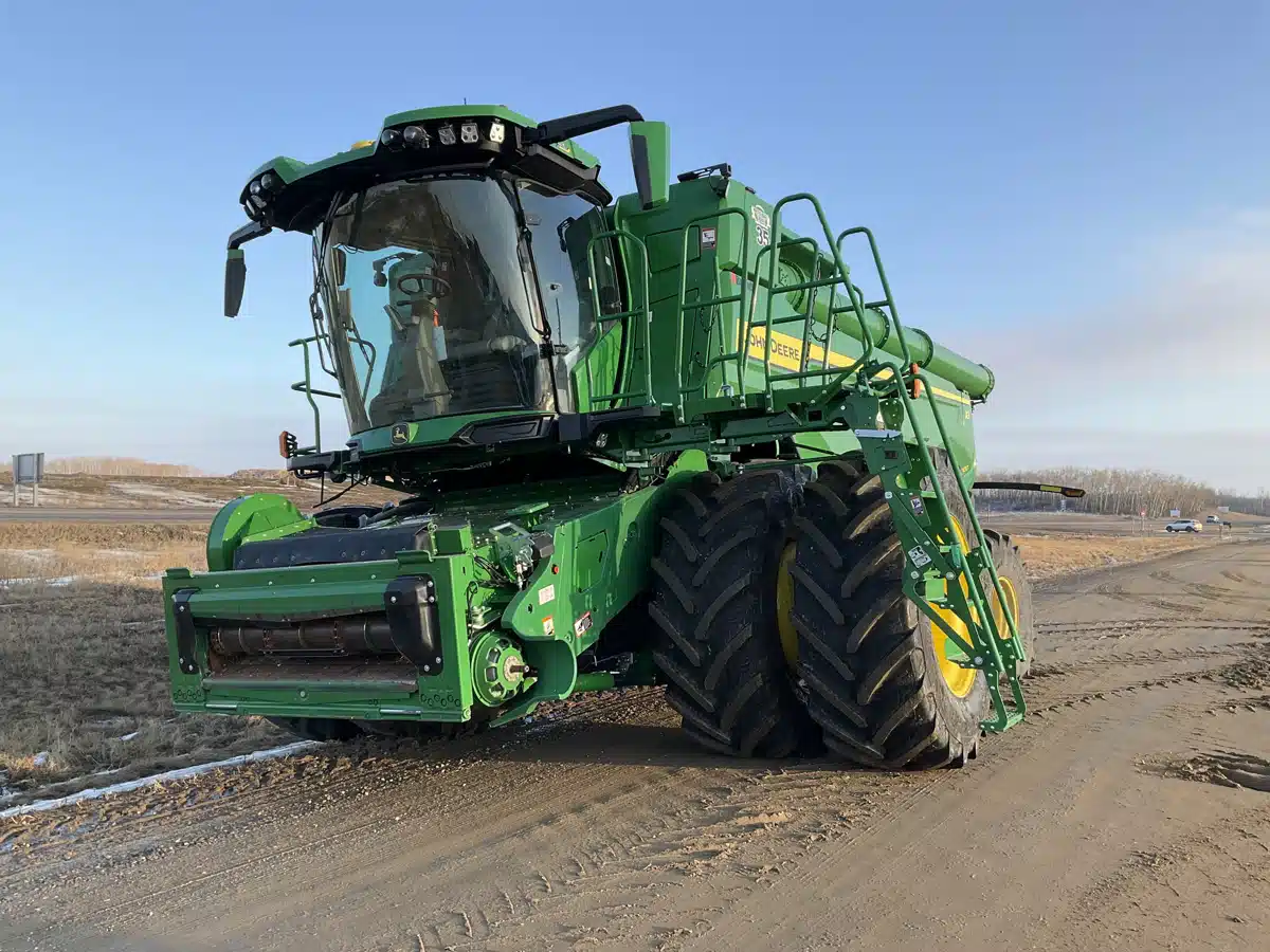 Gallery image 2 for 2023 John Deere X9 1100 Combine