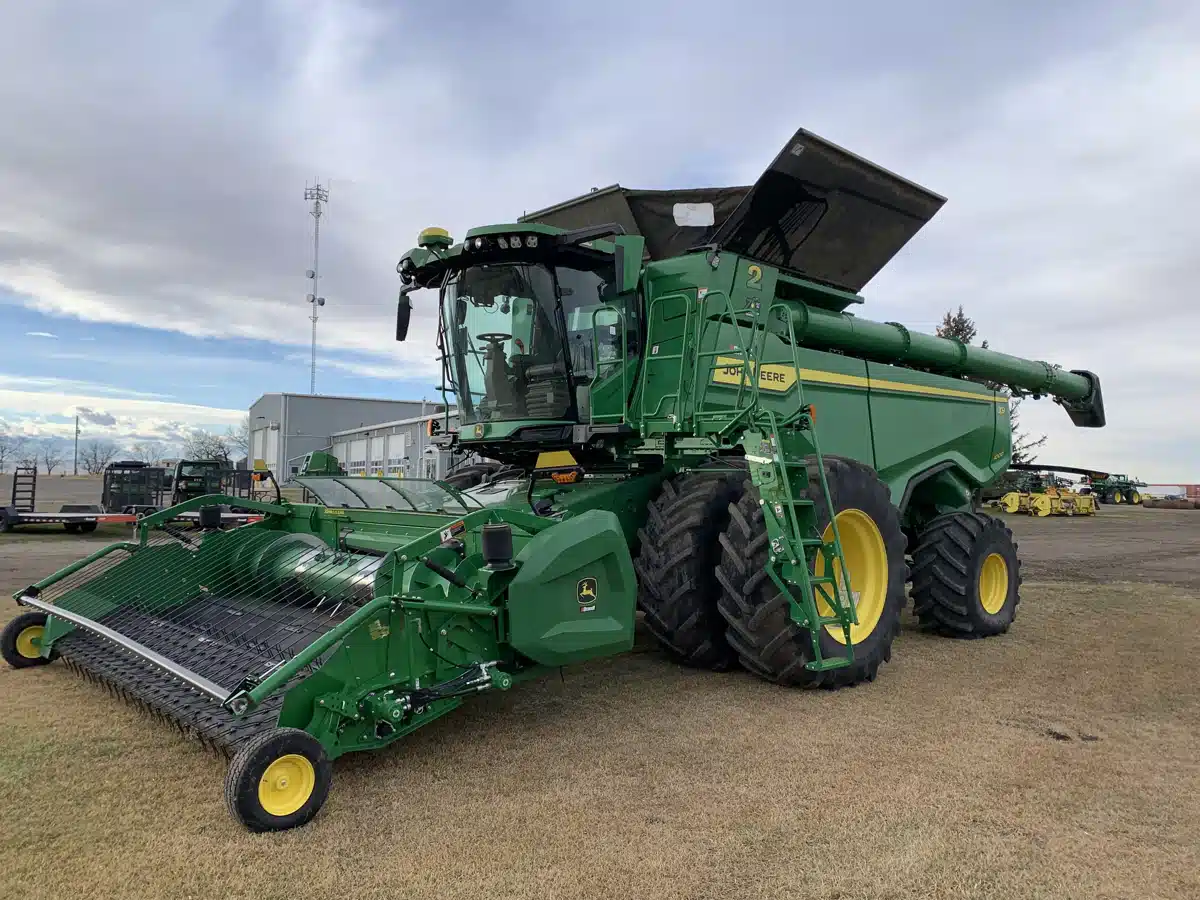 Gallery image 2 for 2022 John Deere X9 1000 Combine