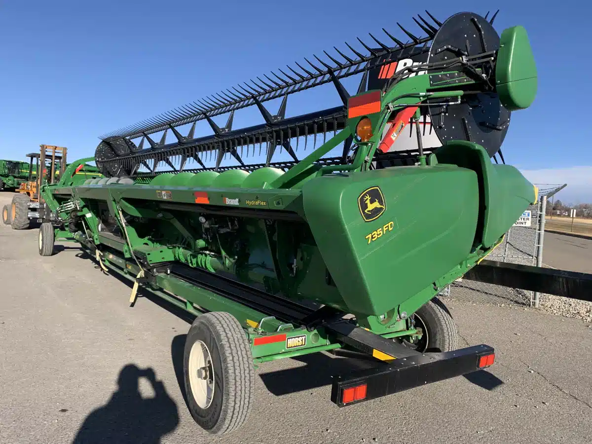 Gallery image 2 for 2019 John Deere 735FD Header - Draper