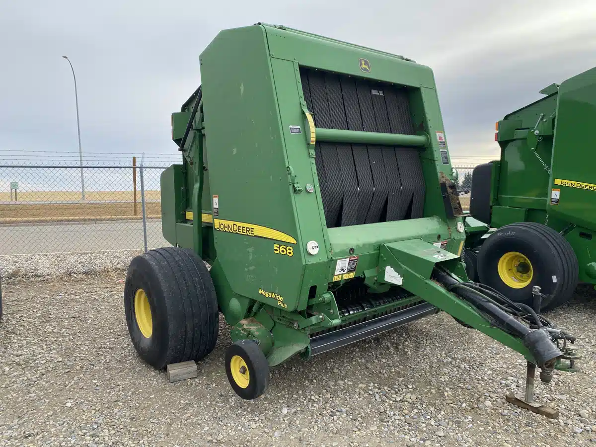 Gallery image 2 for 2008 John Deere 568 Round Baler