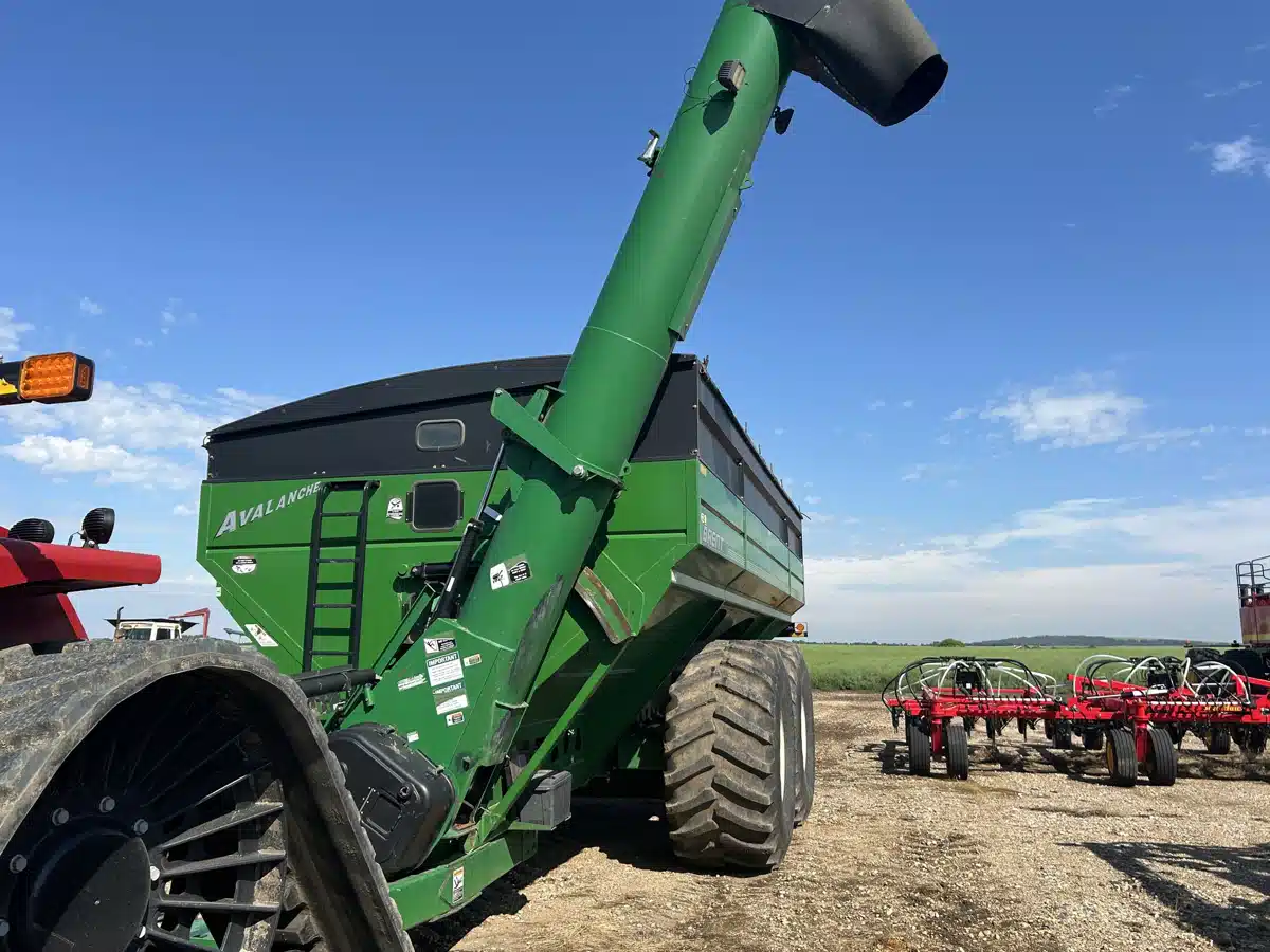 Gallery image 1 for 2012 Brent 1594 Grain Cart