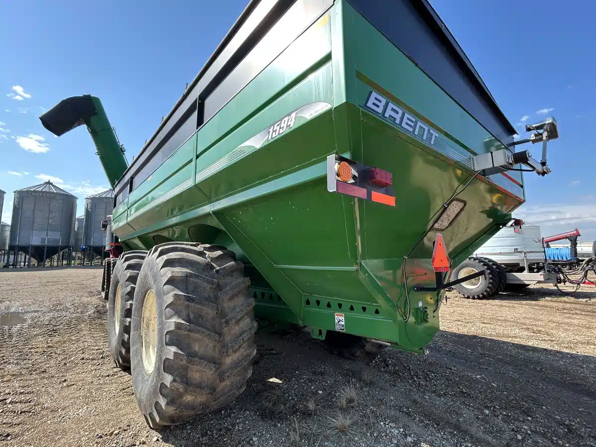 Gallery image 2 for 2012 Brent 1594 Grain Cart