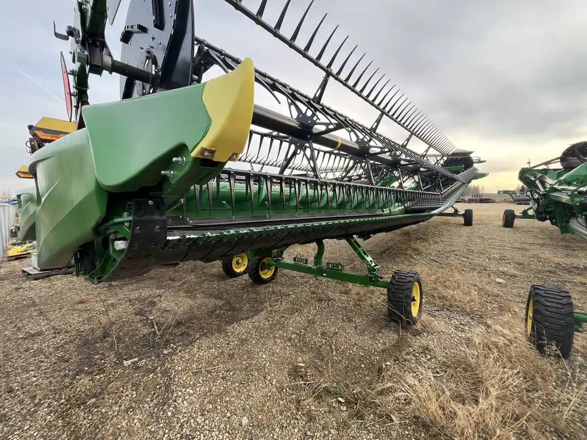 Gallery image 2 for 2024 John Deere HD45F Header - Flex Draper