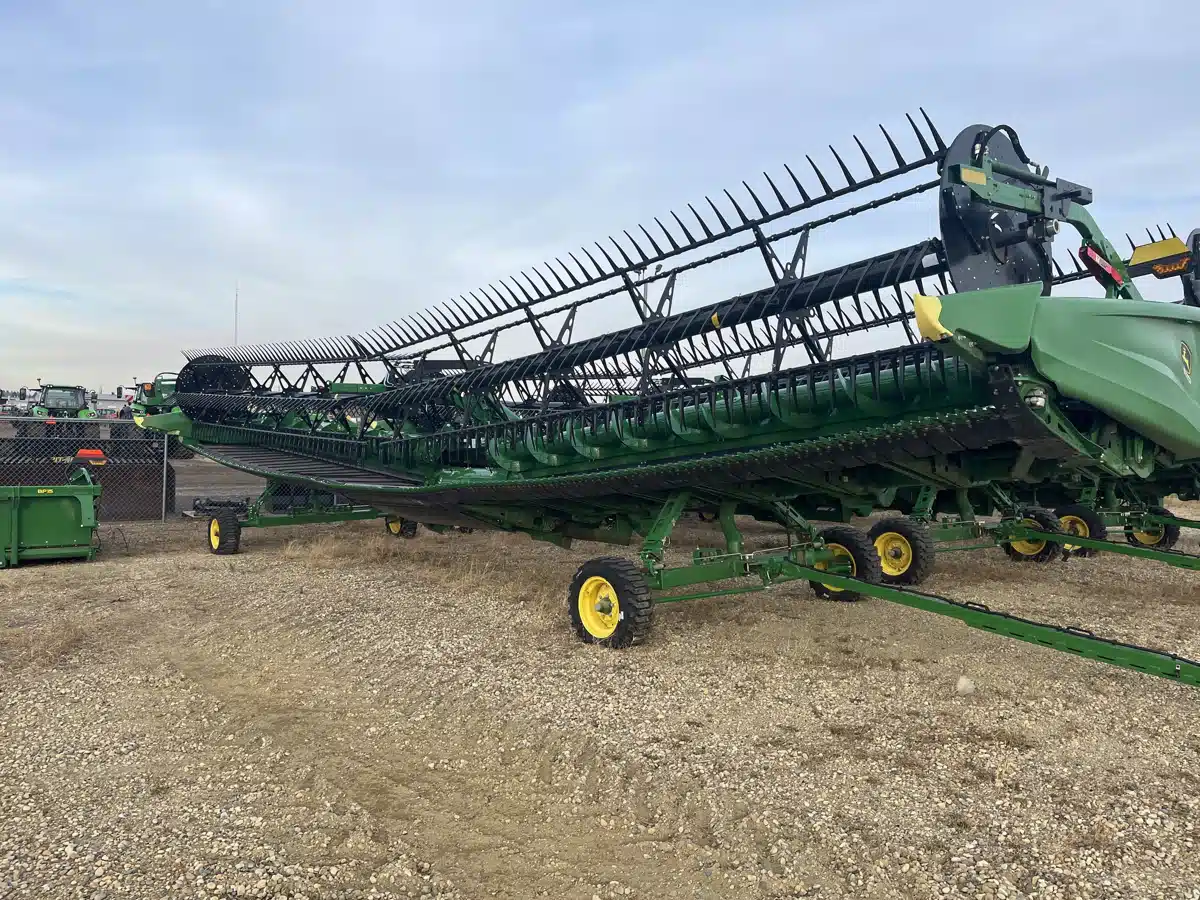 Gallery image 2 for 2024 John Deere HD45F Header - Flex Draper