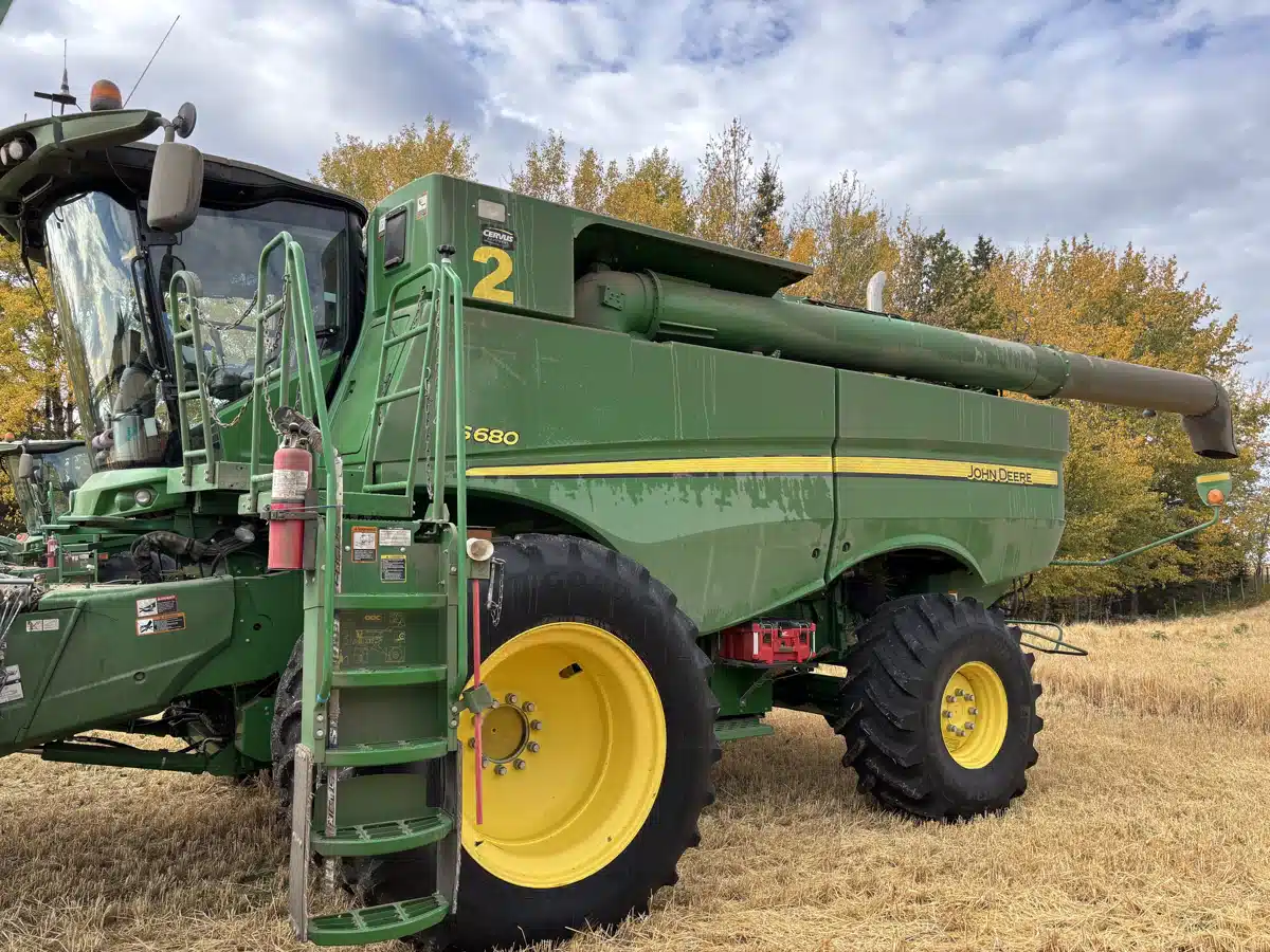 Used 2014 John Deere S680 Combine