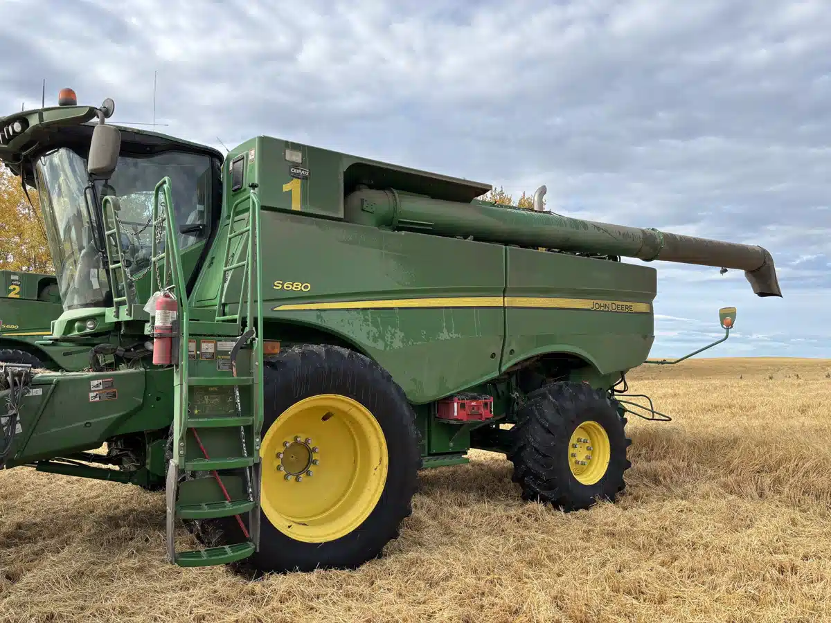 Used 2014 John Deere S680 Combine