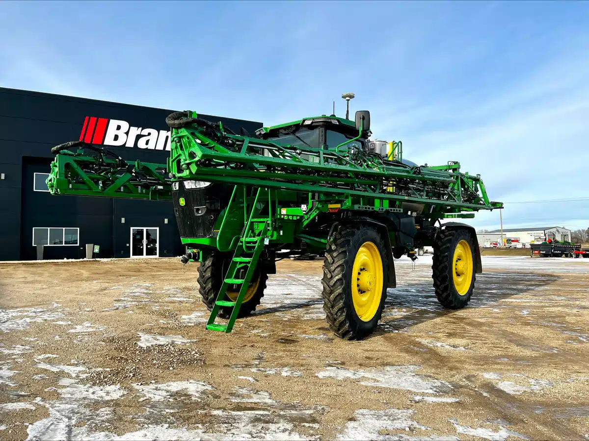 Gallery image 1 for 2025 John Deere 616R Sprayer - Self Propelled