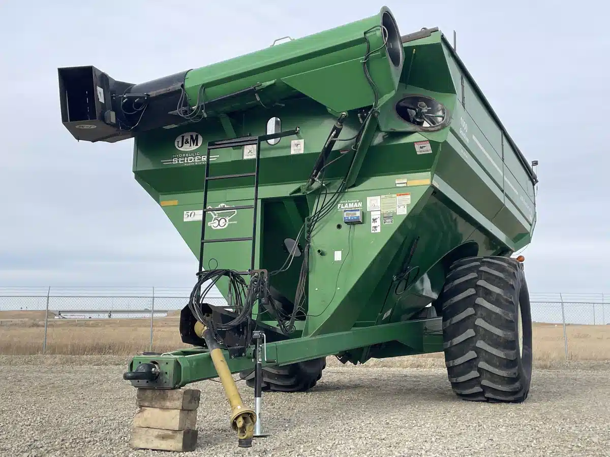 Gallery image 1 for Used 2010 J&M 1000 Grain Cart