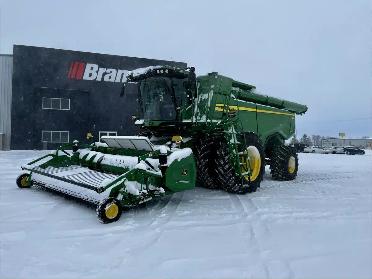 Gallery image 1 for Used 2024 John Deere X9 1000 Combine