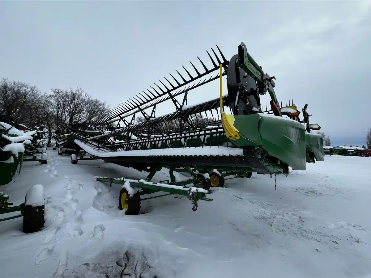 Gallery image 2 for Used 2024 John Deere HD45R Header - Draper