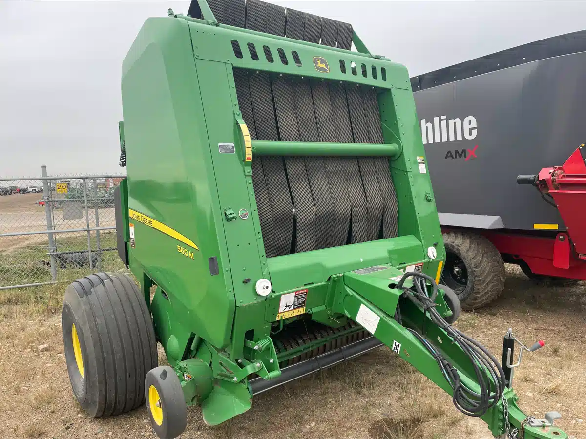 Gallery image 2 for 2021 John Deere 560M Round Baler