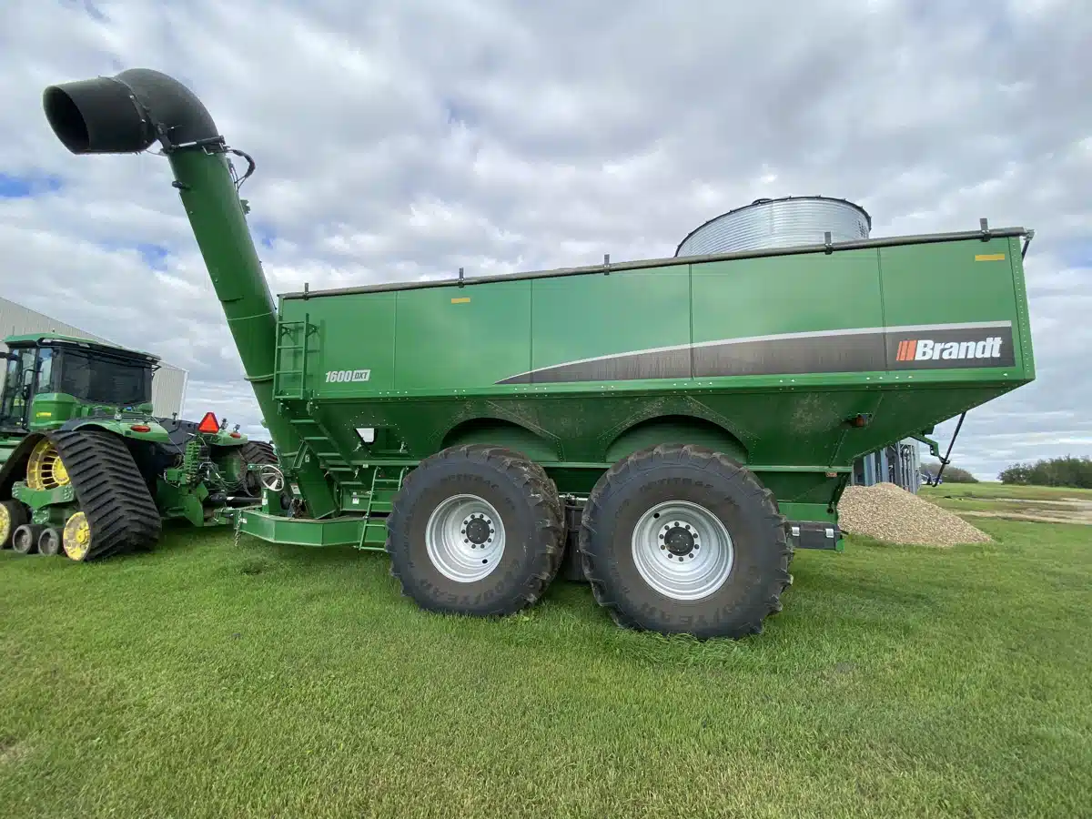 Gallery image 1 for 2022 Brandt 1600DXT Grain Cart
