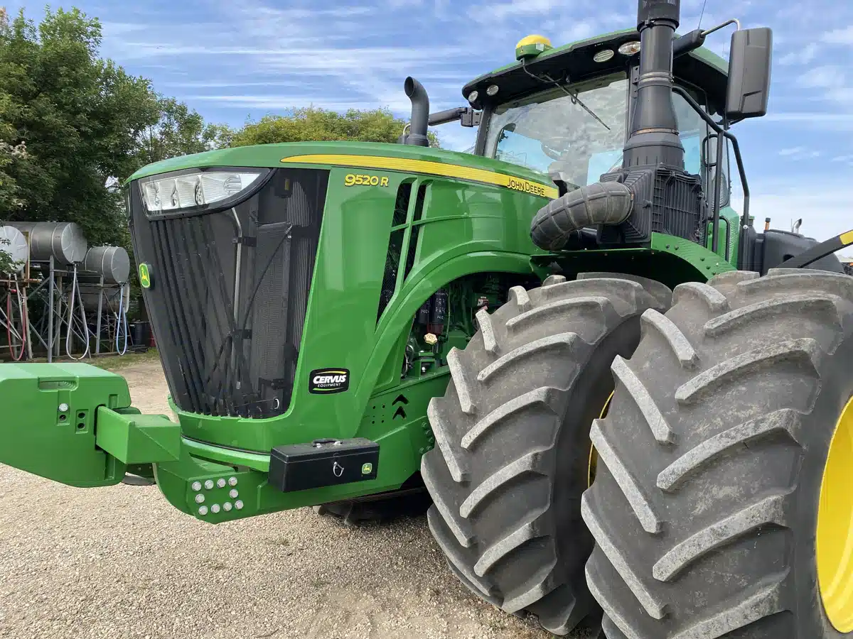 Gallery image 2 for Used 2018 John Deere 9520R Tractor