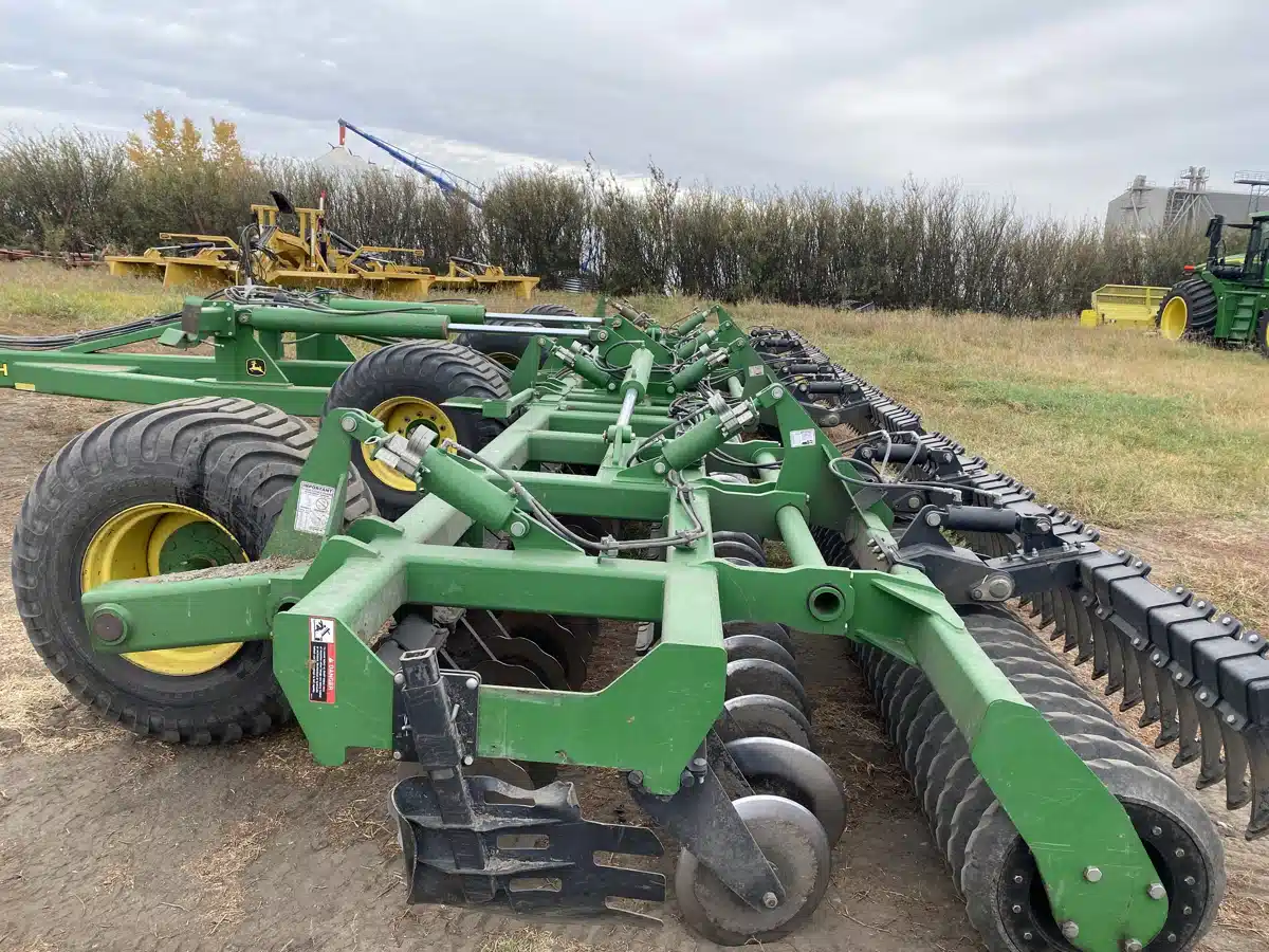 Gallery image 2 for 2019 John Deere 2680H Cultivator