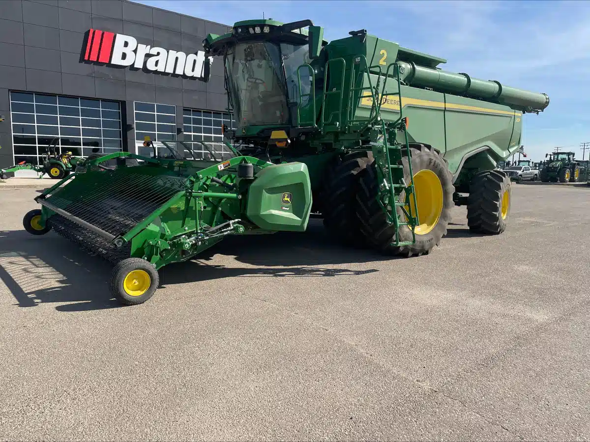 Gallery image 2 for 2023 John Deere X9 1100 Combine