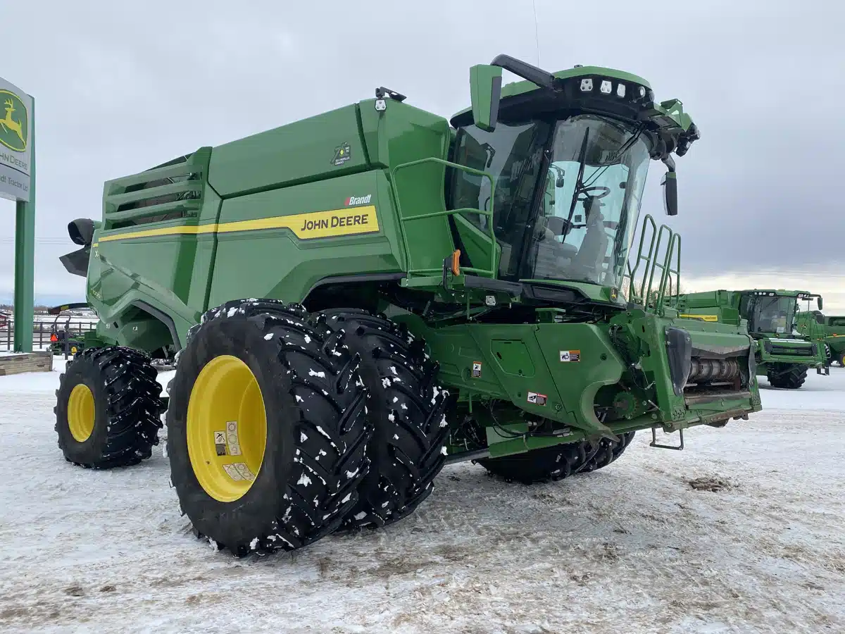 Gallery image 2 for Used 2022 John Deere X9 1000 Combine