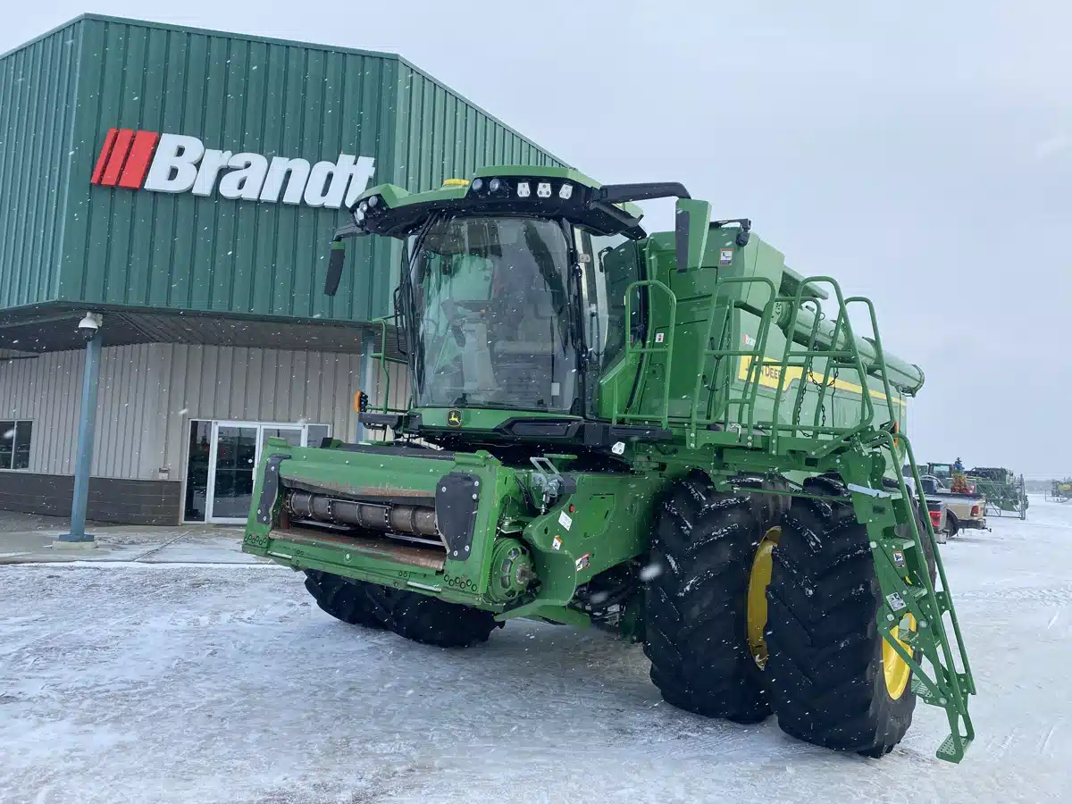 Gallery image 1 for Used 2023 John Deere X9 1000 Combine