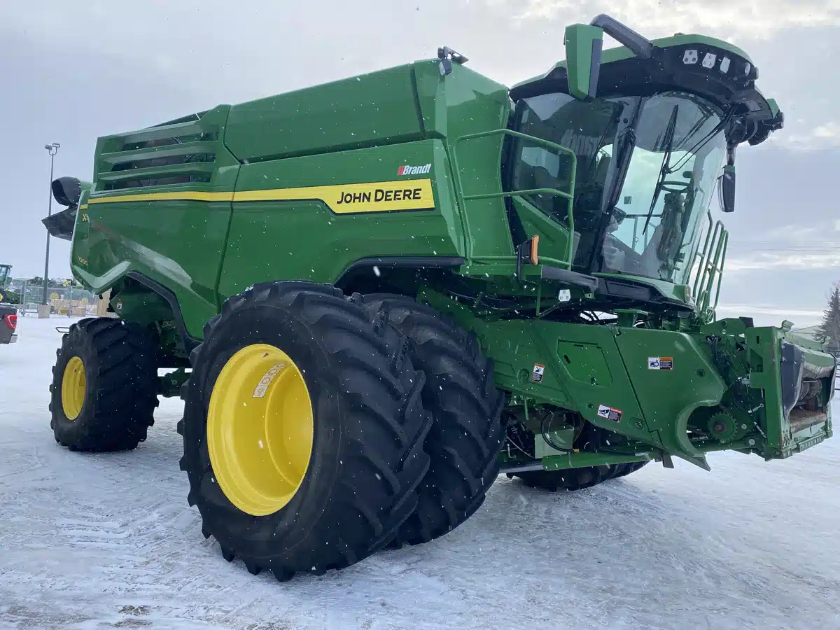 Gallery image 2 for Used 2023 John Deere X9 1000 Combine