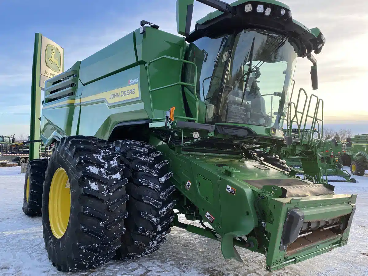 Gallery image 2 for Used 2021 John Deere X9 1000 Combine