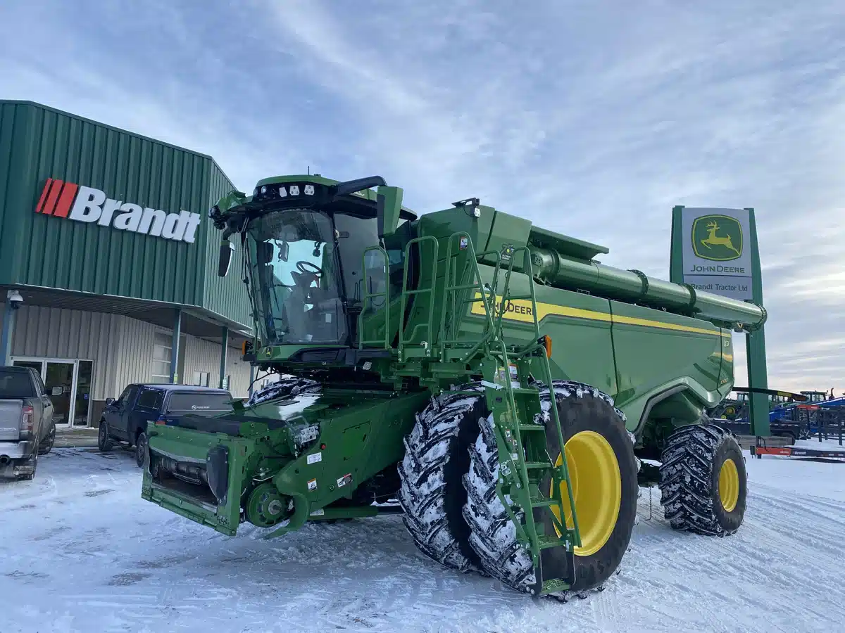 Used 2022 John Deere X9 1000 Combine